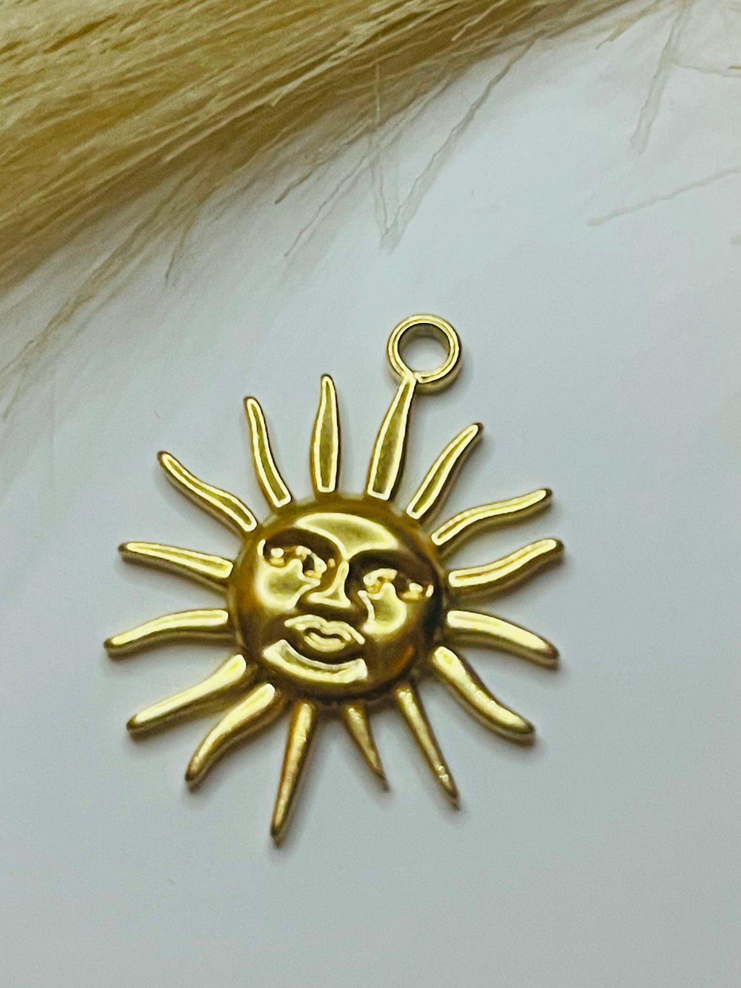 Sun/moon charm