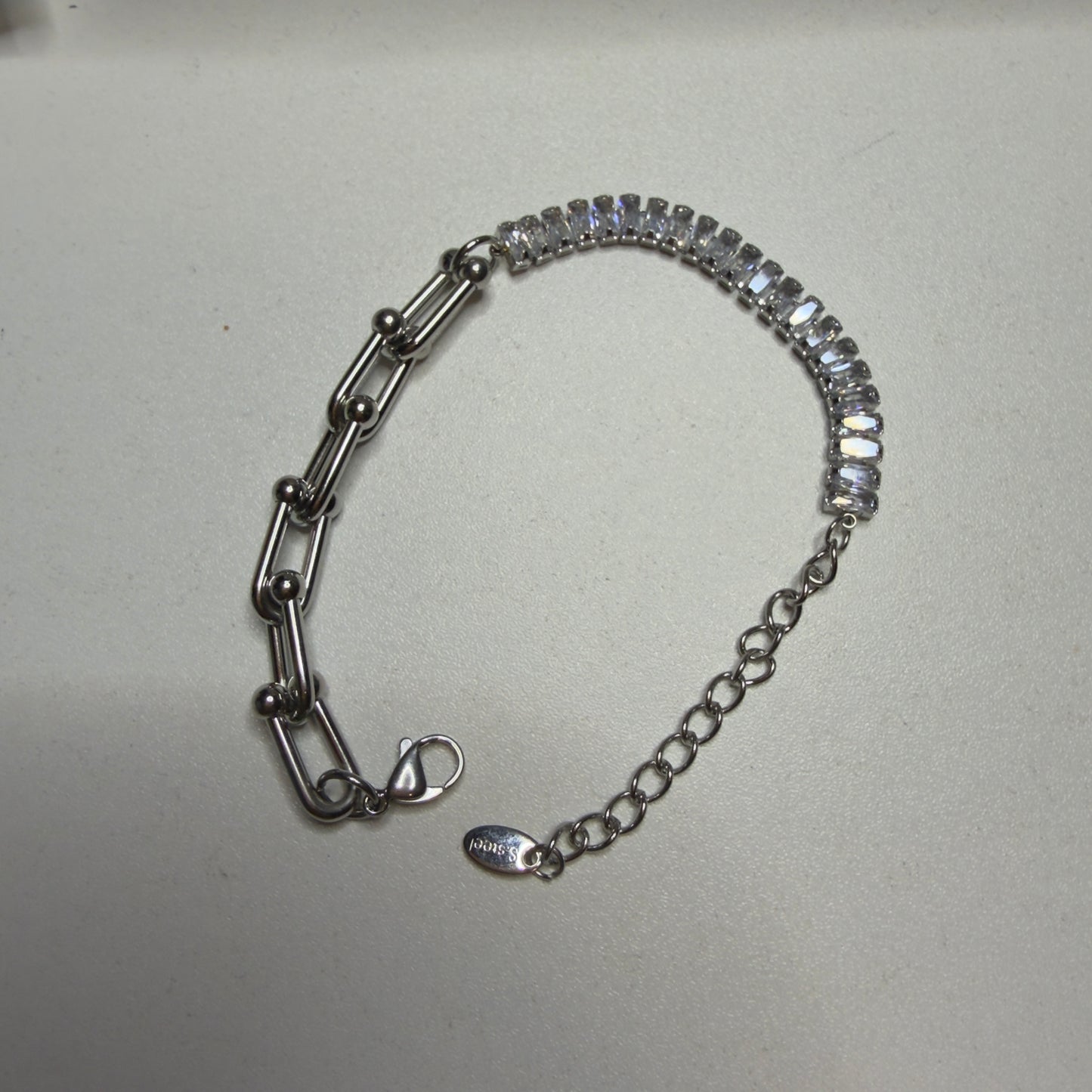 Tifa Horseshoe Bracelet
