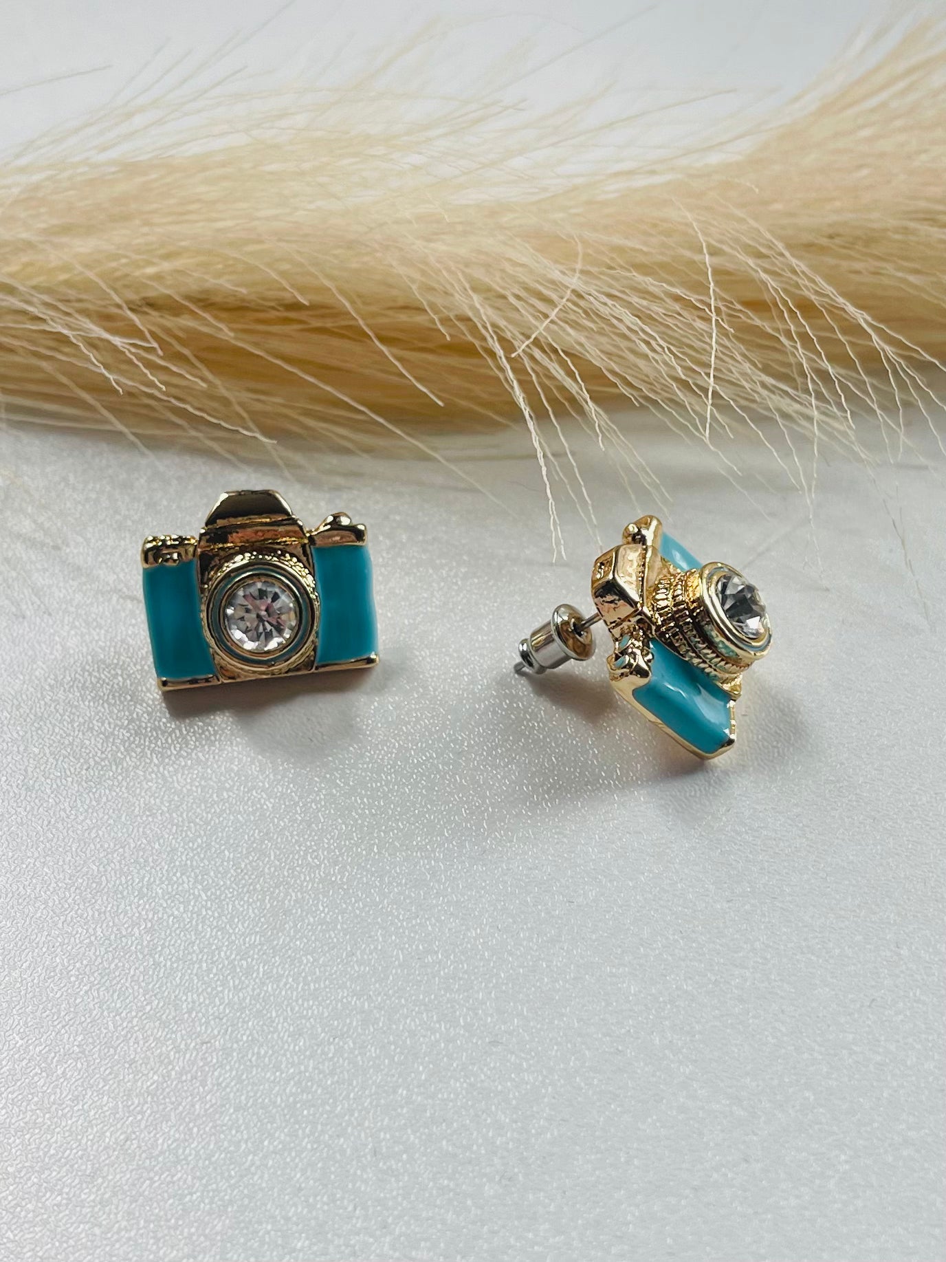 Camera Studs earrings