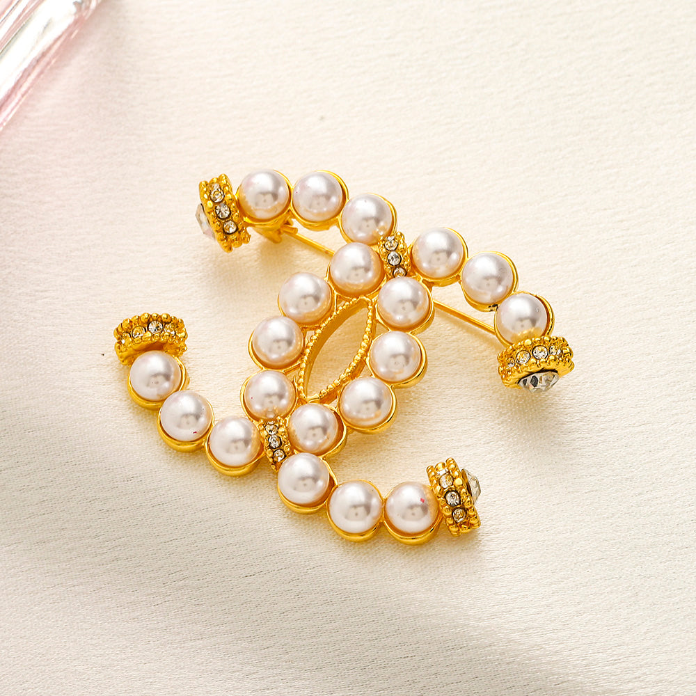 CC Pearl/clear stones Brooch