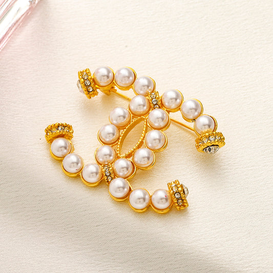 CC Pearl/clear stones Brooch